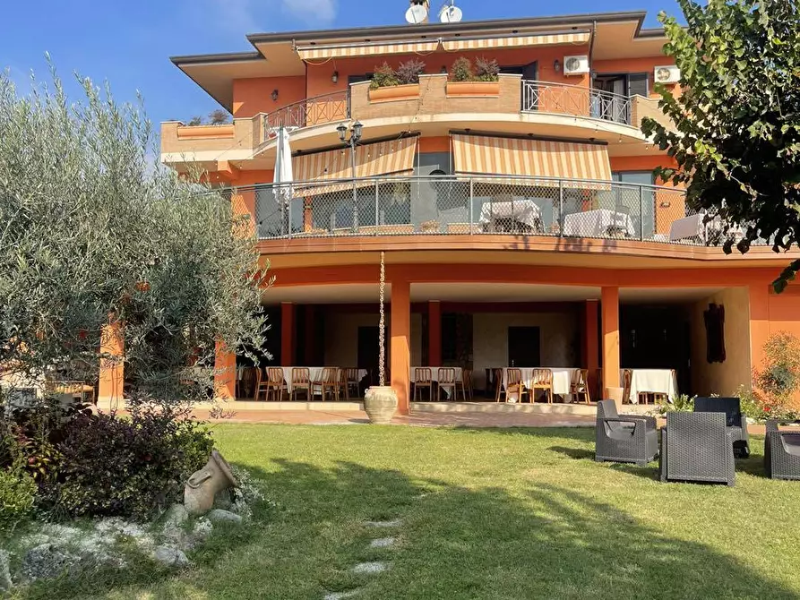 Immagine 36 di Locale commerciale in vendita  in via meringo alto a Ripi