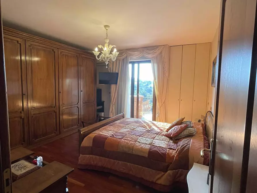 Immagine 28 di Locale commerciale in vendita  in via meringo alto a Ripi