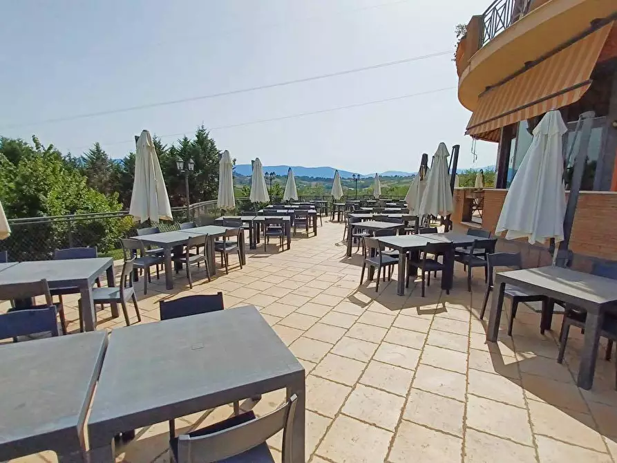 Immagine 40 di Locale commerciale in vendita  in via meringo alto a Ripi