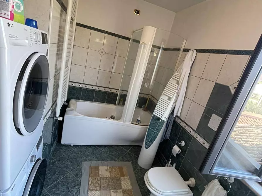 Immagine 30 di Locale commerciale in vendita  in via meringo alto a Ripi