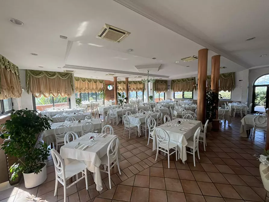 Immagine 9 di Locale commerciale in vendita  in via meringo alto a Ripi