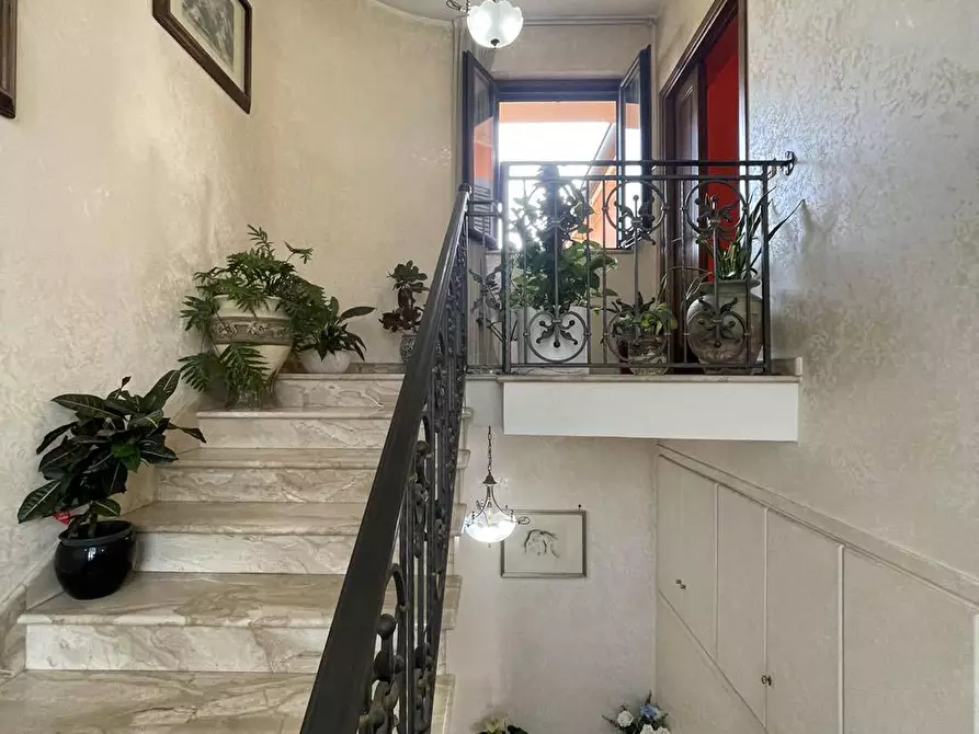 Immagine 16 di Locale commerciale in vendita  in via meringo alto a Ripi