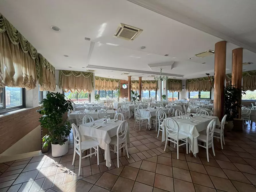 Immagine 11 di Locale commerciale in vendita  in via meringo alto a Ripi