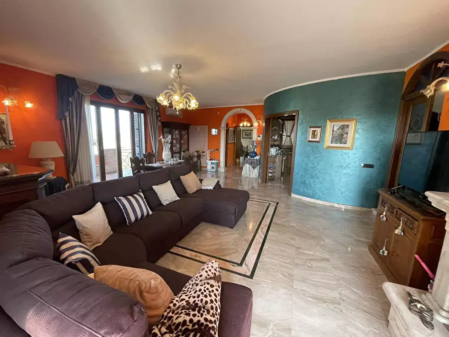 Immagine 20 di Locale commerciale in vendita  in via meringo alto a Ripi