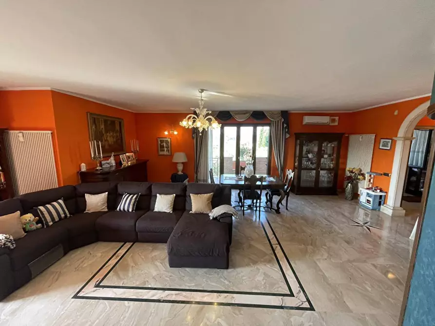 Immagine 19 di Locale commerciale in vendita  in via meringo alto a Ripi