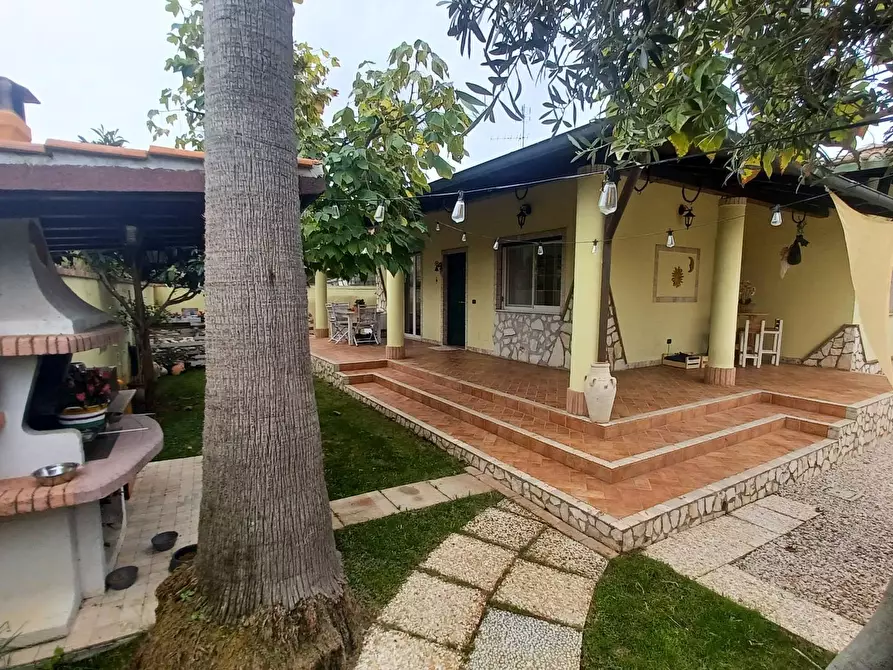 Immagine 2 di Villa in vendita  in Via Fantacchiotto a Latina