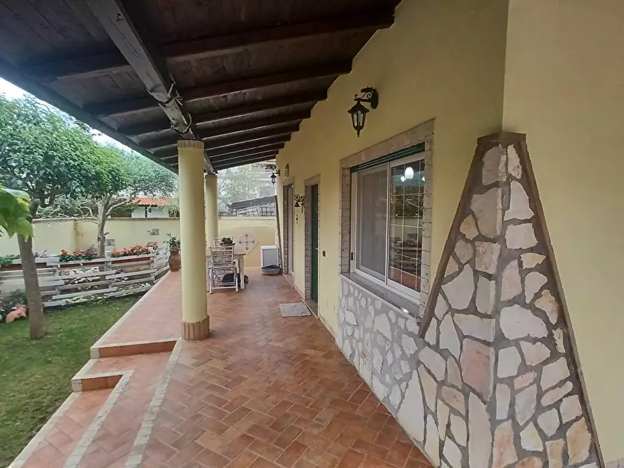 Immagine 42 di Villa in vendita  in Via Fantacchiotto a Latina