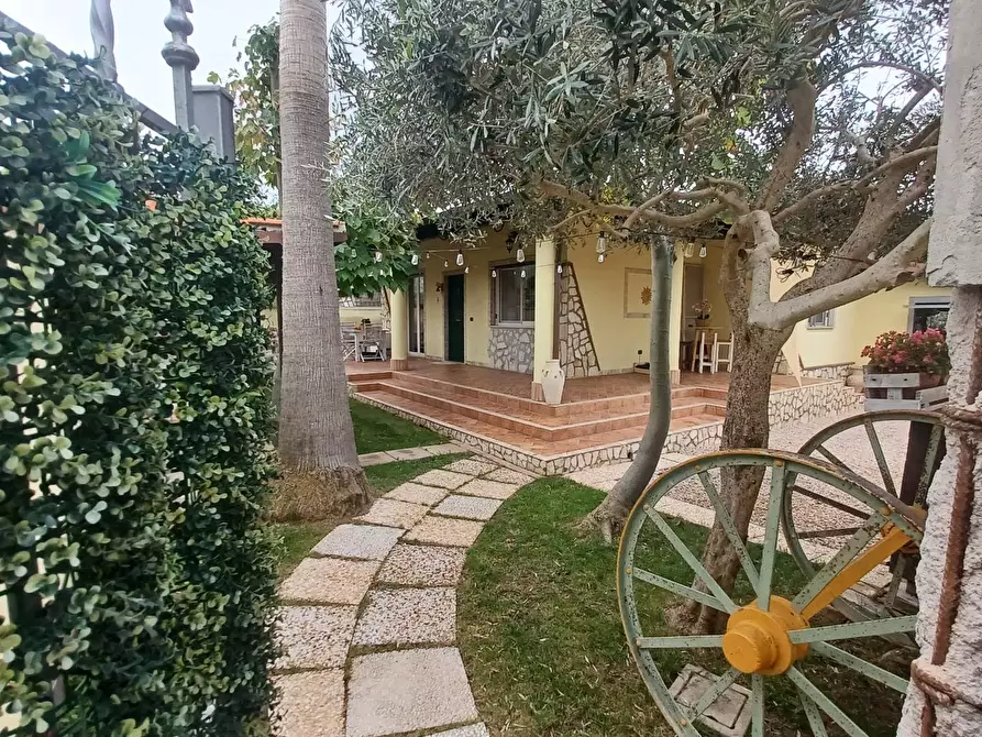 Immagine 54 di Villa in vendita  in Via Fantacchiotto a Latina