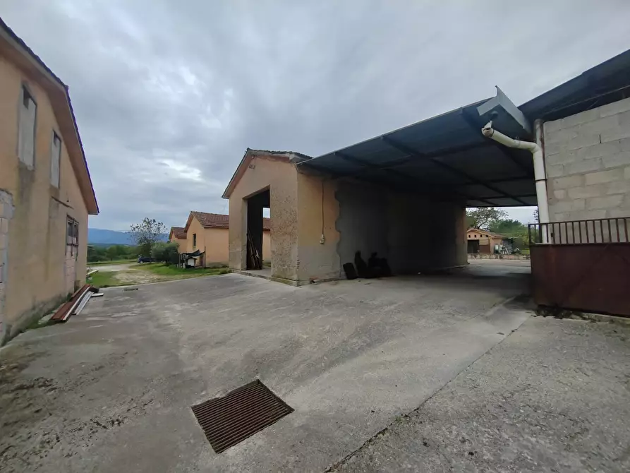 Immagine 3 di Magazzino in vendita  in via Colonne a San Giovanni Incarico