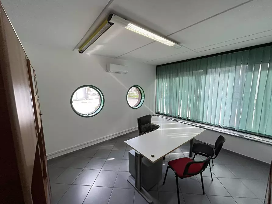 Immagine 11 di Capannone industriale in affitto  in via contrada morolo a Morolo