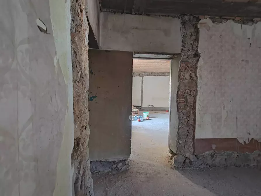 Immagine 16 di Appartamento in vendita  in piazza S. Angelo a Arnara