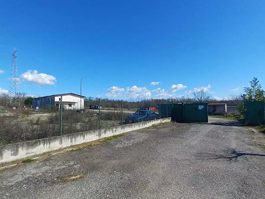 Immagine 2 di Locale commerciale in vendita  in via Caragno a Pofi