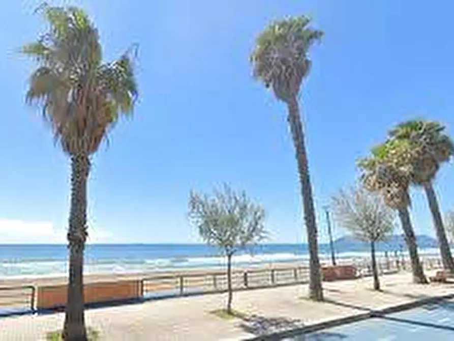 Immagine 3 di Attività commerciale in vendita  in Via Veneto 2 a Terracina