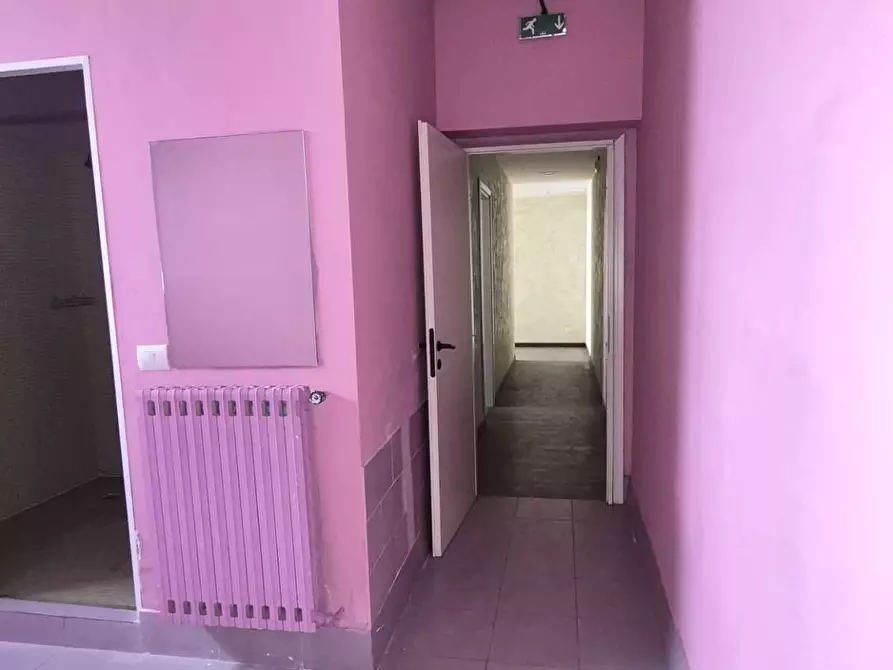 Immagine 7 di Locale commerciale in vendita  in via degli anemoni 12 a Alatri