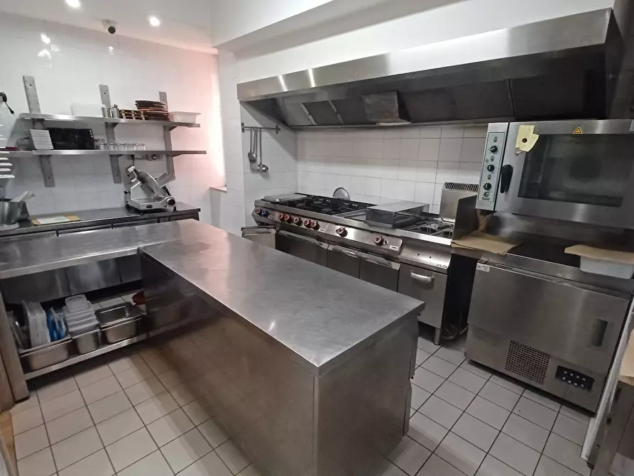 Immagine 14 di Attività commerciale in affitto  in Via S.Angelo in Villa 118 a Veroli