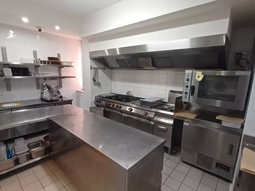 Immagine 19 di Attività commerciale in affitto  in Via S.Angelo in Villa 118 a Veroli