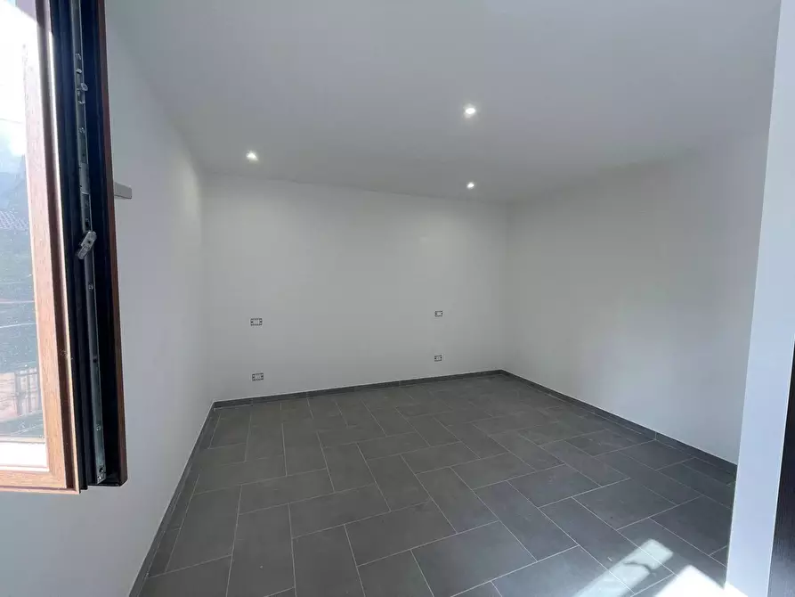 Immagine 10 di Appartamento in vendita  in via valle 69 a Alatri