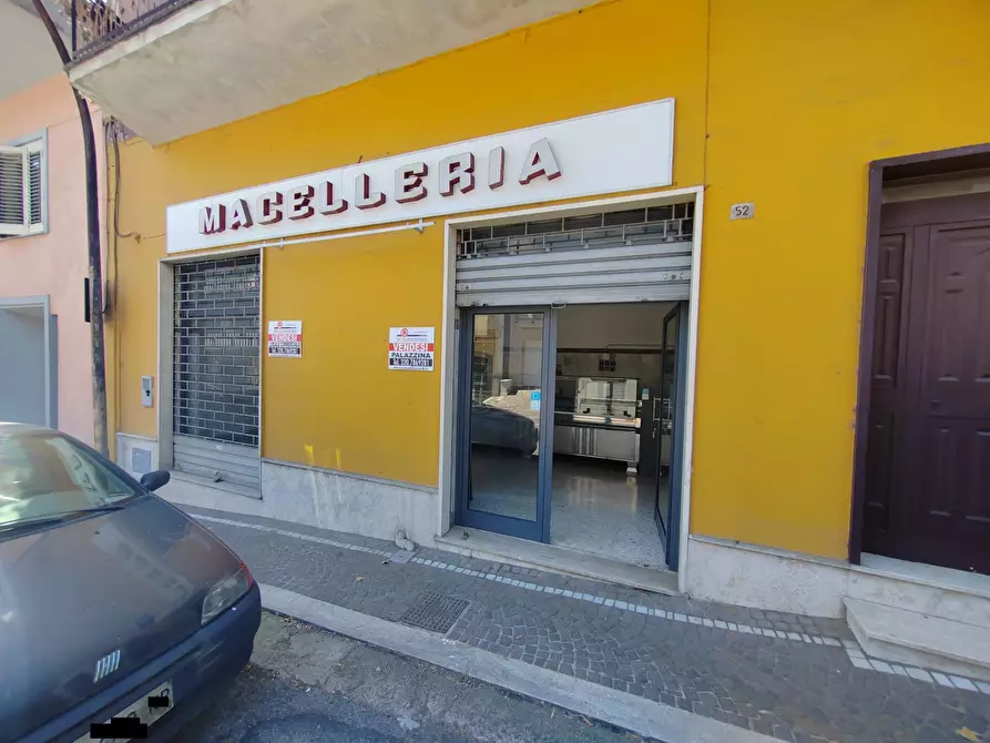Immagine 8 di Locale commerciale in vendita  in Viale Della Libertà a Ceccano