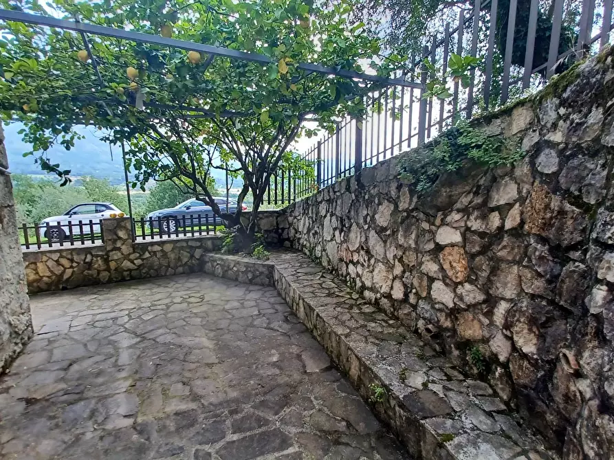 Immagine 3 di Casa semindipendente in vendita  in Via Marittima a Bassiano