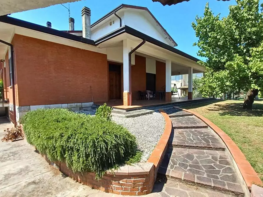 Immagine 1 di Villa in vendita  in Via Cannuccio 16 a Ceprano