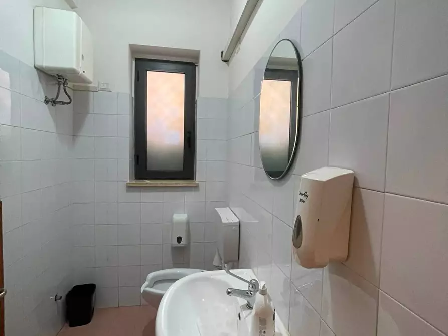 Immagine 18 di Attività commerciale in vendita  in Via Strada Statale 155 La Donna a Alatri