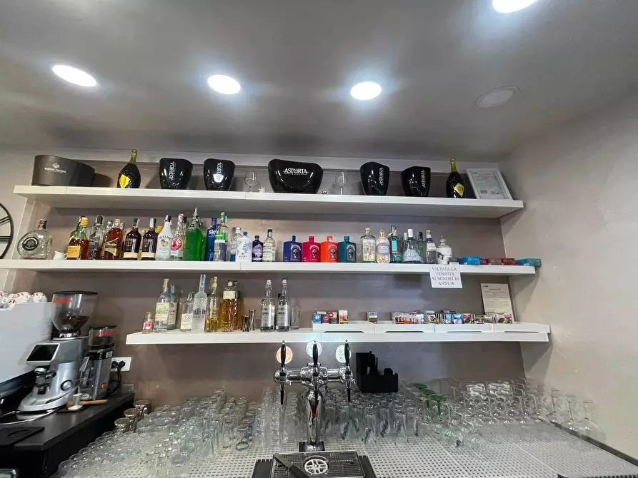 Immagine 11 di Attività commerciale in vendita  in Via Strada Statale 155 La Donna a Alatri