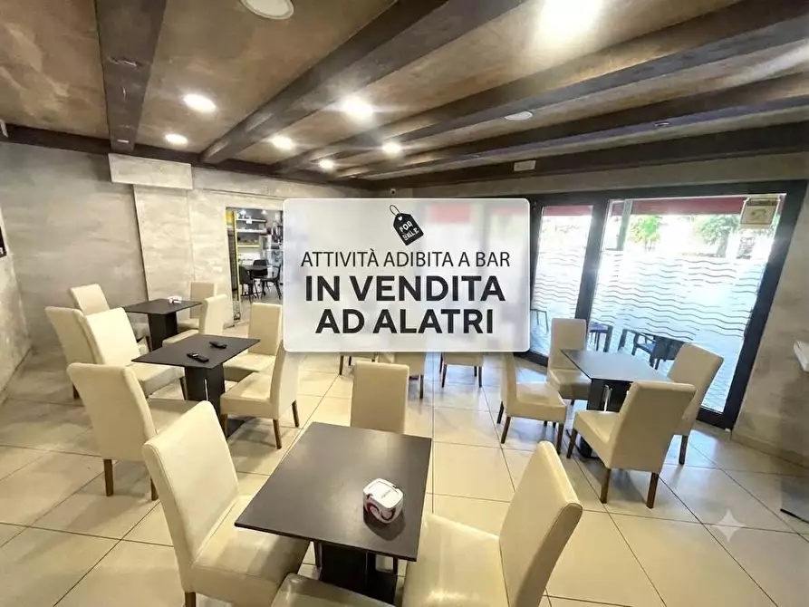 Immagine 2 di Attività commerciale in vendita  in Via Strada Statale 155 La Donna a Alatri