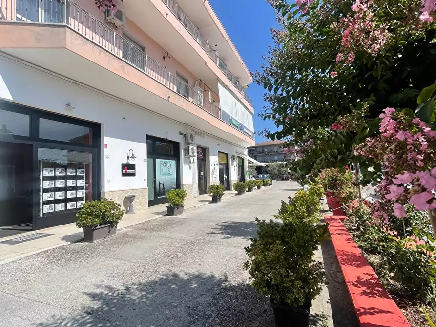 Immagine 1 di Locale commerciale in vendita  in VIA MARIA 125 a Frosinone