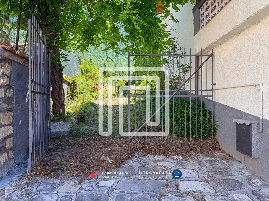 Immagine 42 di Casa indipendente in vendita  in Via Della Madonna 29 a Villa Santa Lucia Degli Abruzzi