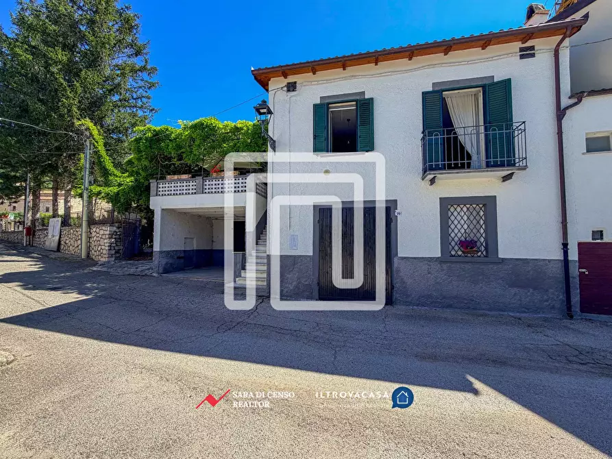 Immagine 1 di Casa indipendente in vendita  in Via Della Madonna 29 a Villa Santa Lucia Degli Abruzzi