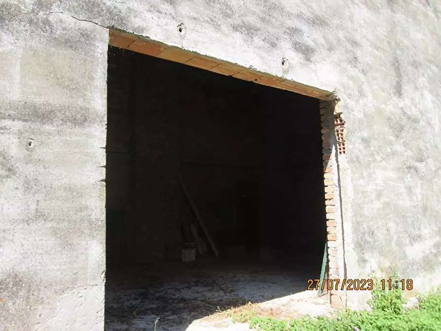 Immagine 4 di Locale commerciale in vendita  in Viale Liberta 56 a Cupramontana