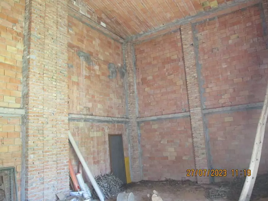 Immagine 7 di Locale commerciale in vendita  in Viale Liberta 56 a Cupramontana