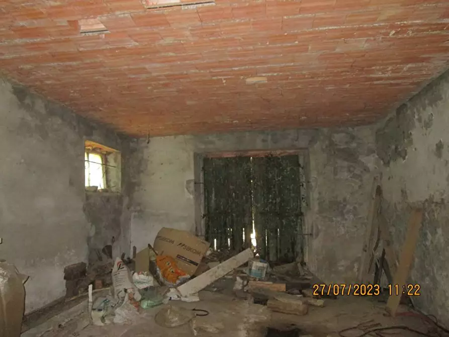 Immagine 9 di Locale commerciale in vendita  in Viale Liberta 56 a Cupramontana