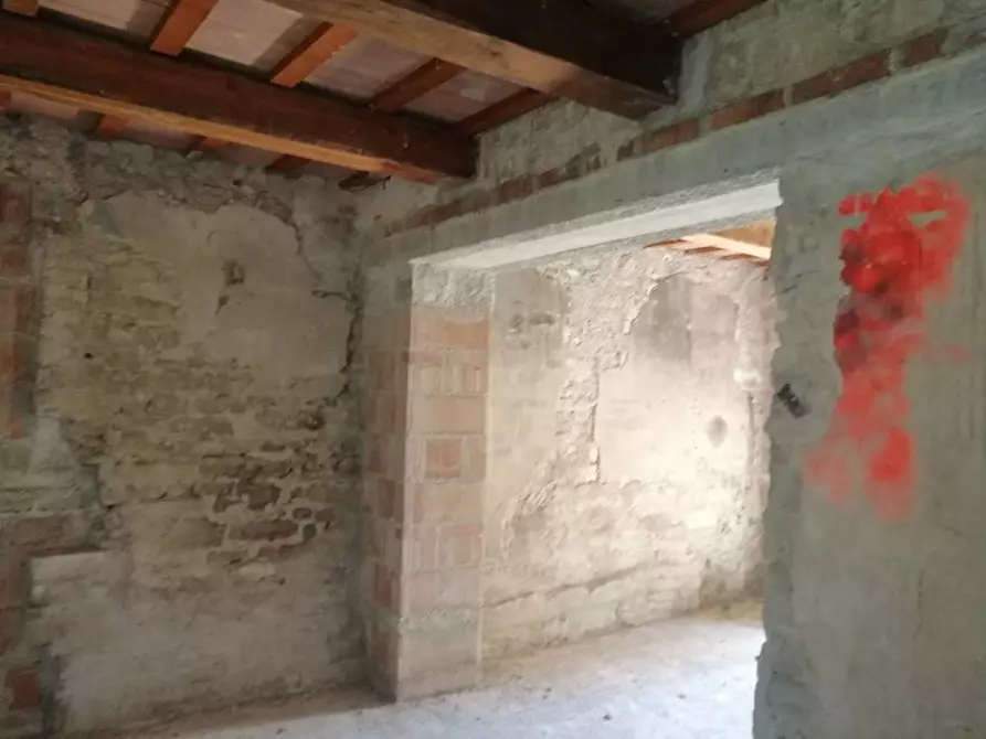 Immagine 10 di Rustico / casale in vendita  in frazione Moricozzi a Apiro