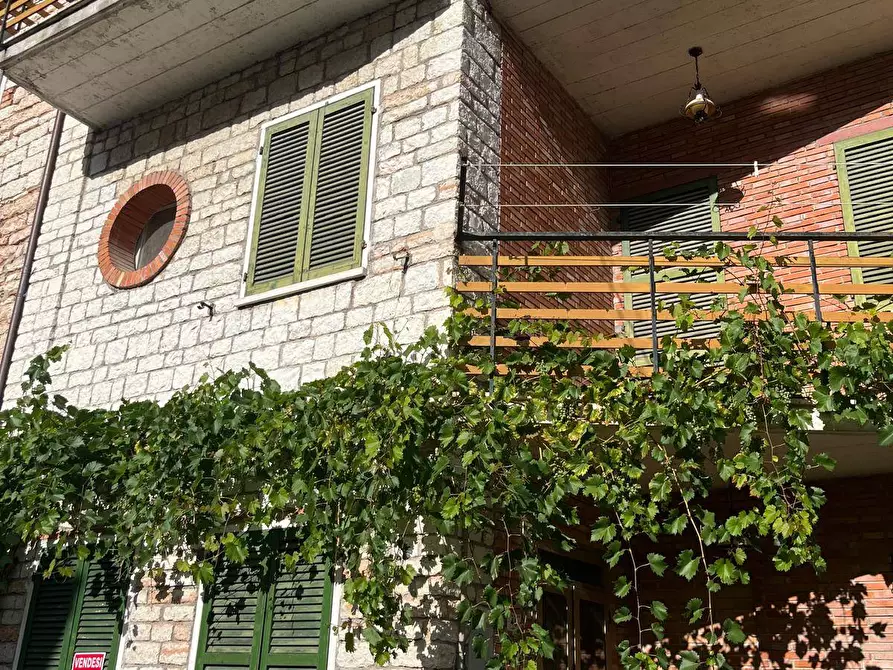 Immagine 2 di Appartamento in vendita  in Pierosara a Genga