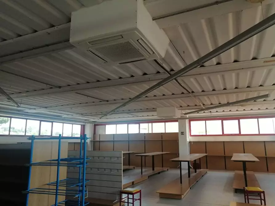 Immagine 6 di Locale commerciale in vendita  in Via Don Minzoni 47 a Castelbellino