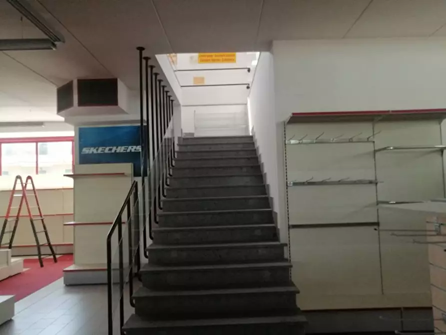 Immagine 9 di Locale commerciale in vendita  in Via Don Minzoni 47 a Castelbellino