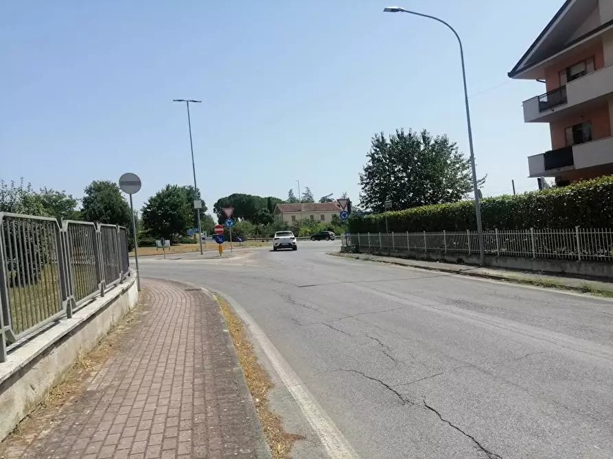 Immagine 10 di Locale commerciale in vendita  in Via Don Minzoni 47 a Castelbellino