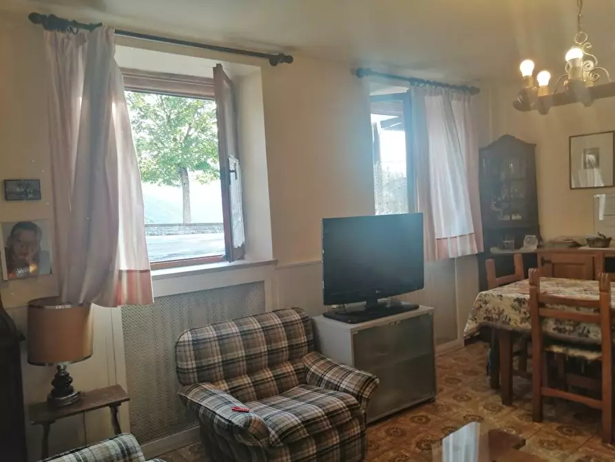 Immagine 5 di Appartamento in vendita  in Via Leopardi 28 a Frontone