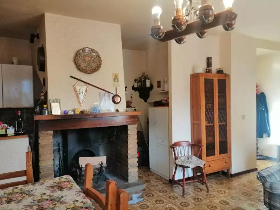 Immagine 3 di Appartamento in vendita  in Via Leopardi 28 a Frontone