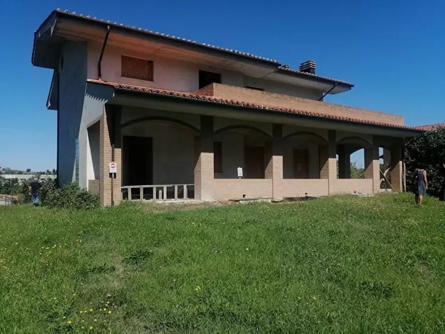 Immagine 3 di Villa in vendita  in via del mare snc a Barchi