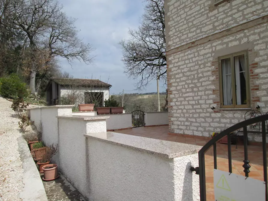 Immagine 5 di Rustico / casale in vendita  in localita'  casacolonna 1 a Sassoferrato
