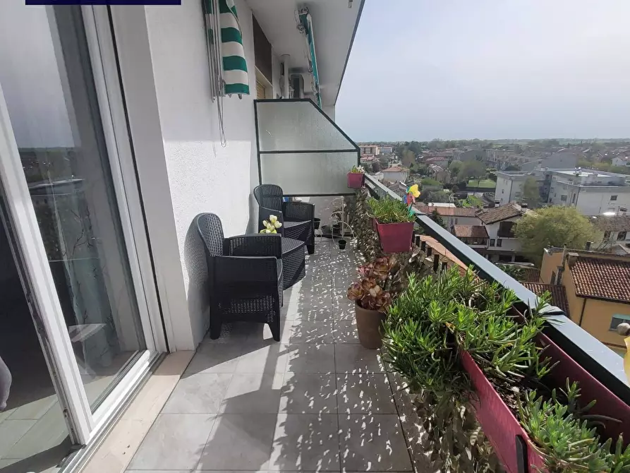 Immagine 25 di Appartamento in vendita  in Piazza Dante Alighieri a Staranzano