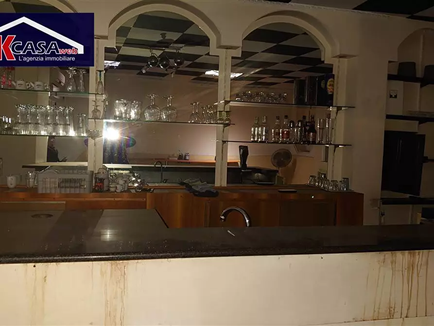 Immagine 4 di Attività commerciale in affitto  in Via Carducci a Verona