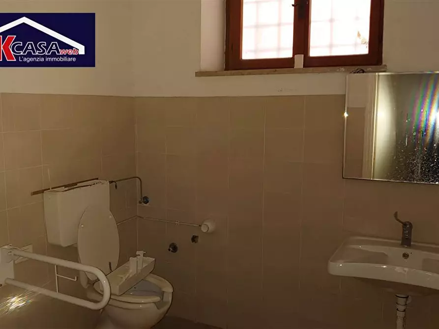 Immagine 8 di Attività commerciale in affitto  in Via Carducci a Verona