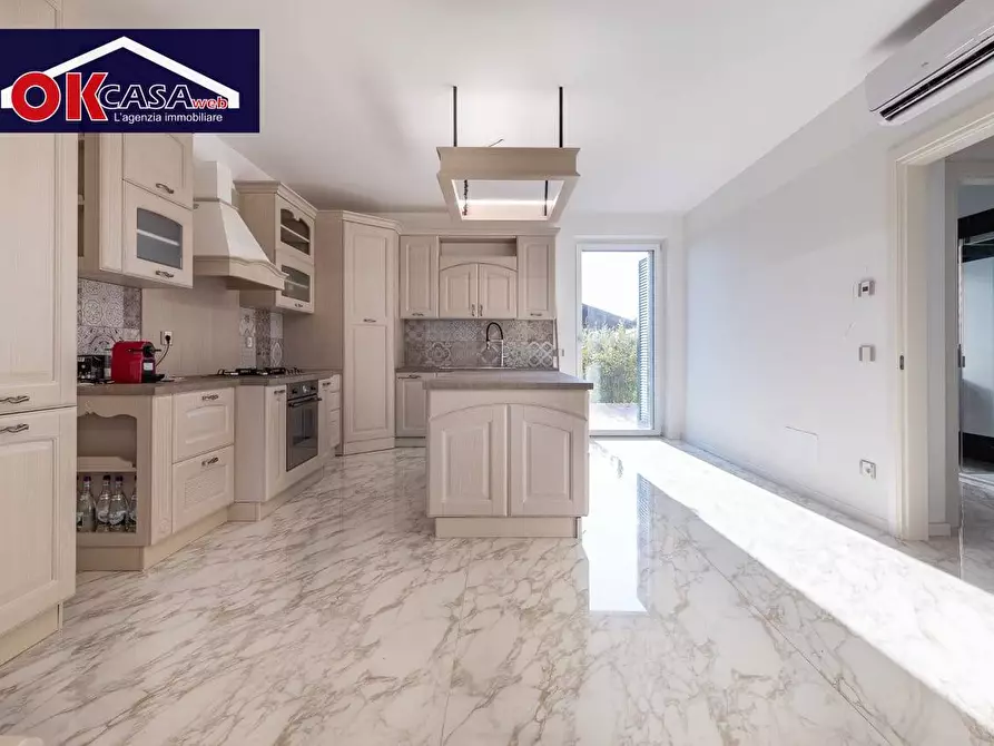 Immagine 22 di Palazzo in vendita  in località Ca di Mezzo a Bussolengo