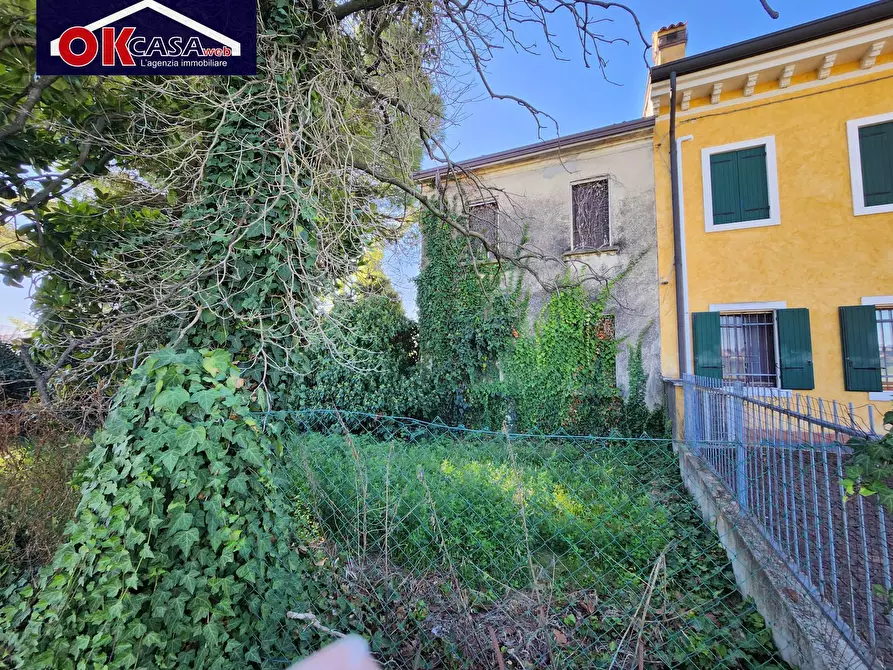 Immagine 1 di Rustico / casale in vendita  in via bogoni 20 a Villafranca Di Verona