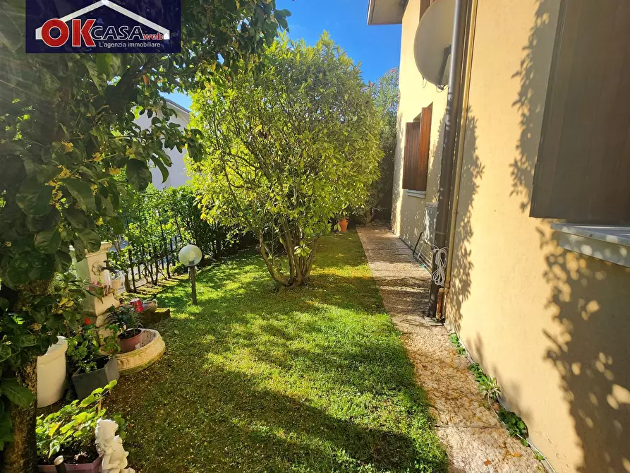 Immagine 21 di Casa semindipendente in vendita  in via comboni a Desenzano Del Garda