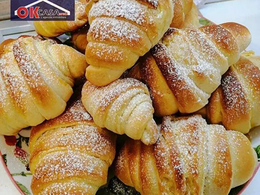 Immagine 2 di Attività commerciale in vendita  in via vigasio a Verona