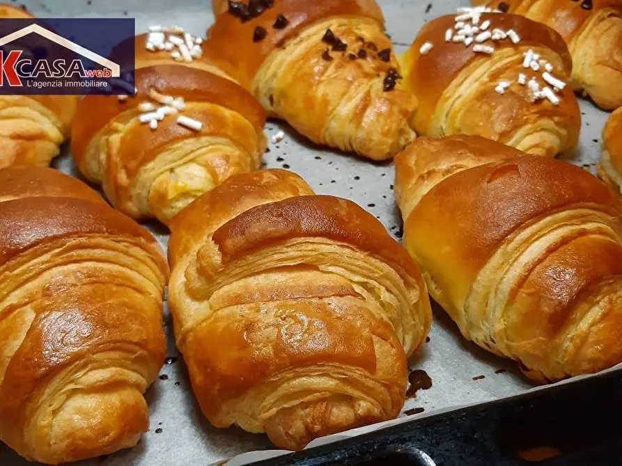 Immagine 7 di Attività commerciale in vendita  in via vigasio a Verona